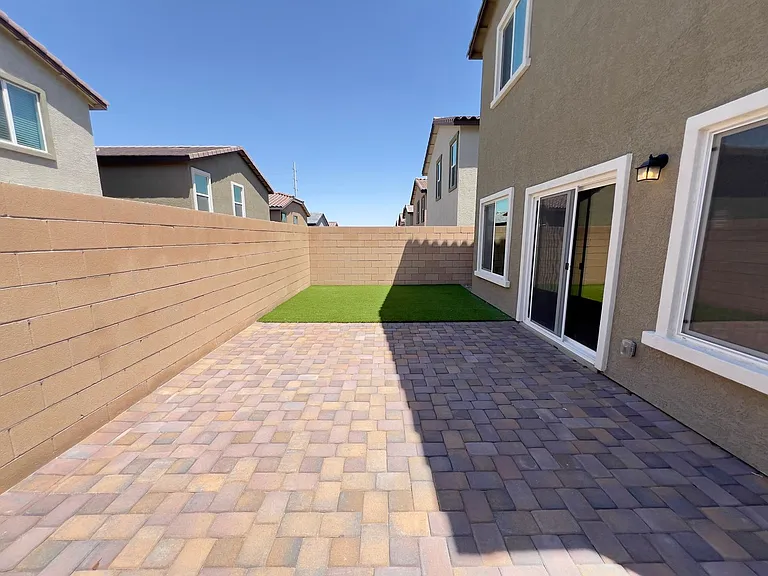 10946 Cambridge Lakes Ave — Photo 30