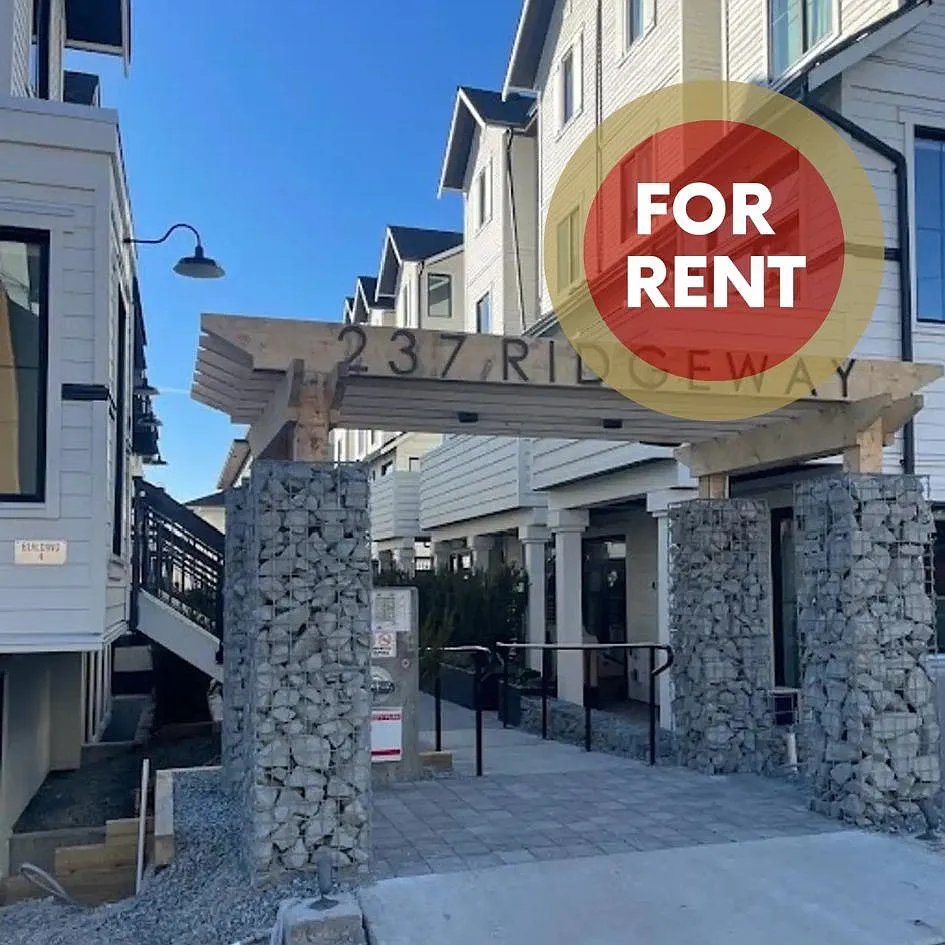 2 bed, 780 sqft, $3,300 — Photo 1