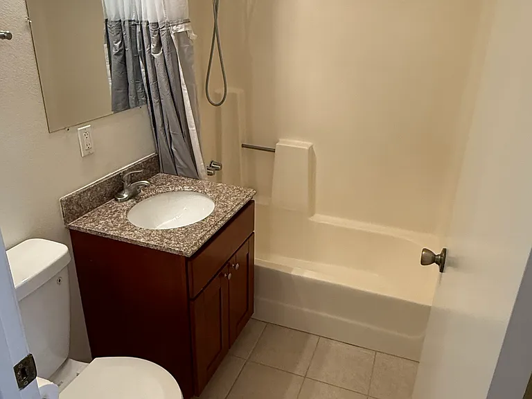 518 N Mentor Ave #106 — Photo 9