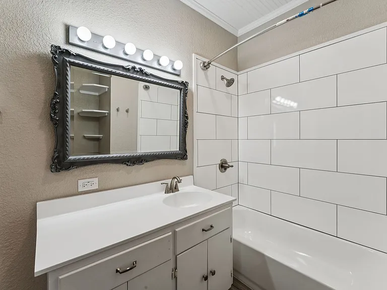 207 S Porter St — Photo 28