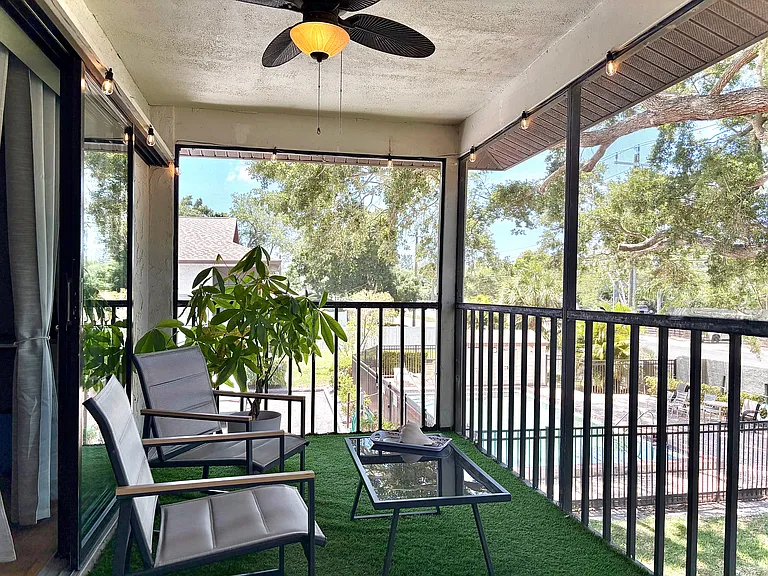 Lanai Facing Pool