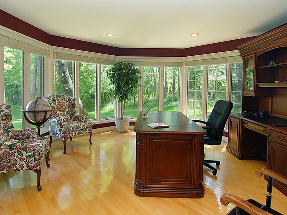 4th image of 2054 Shoreline Dr