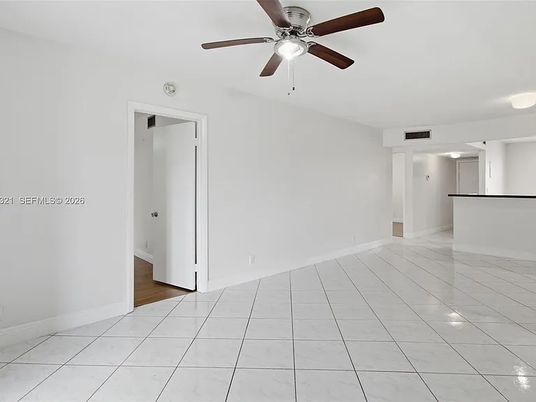 11396 Taft St #11396 — Photo 13