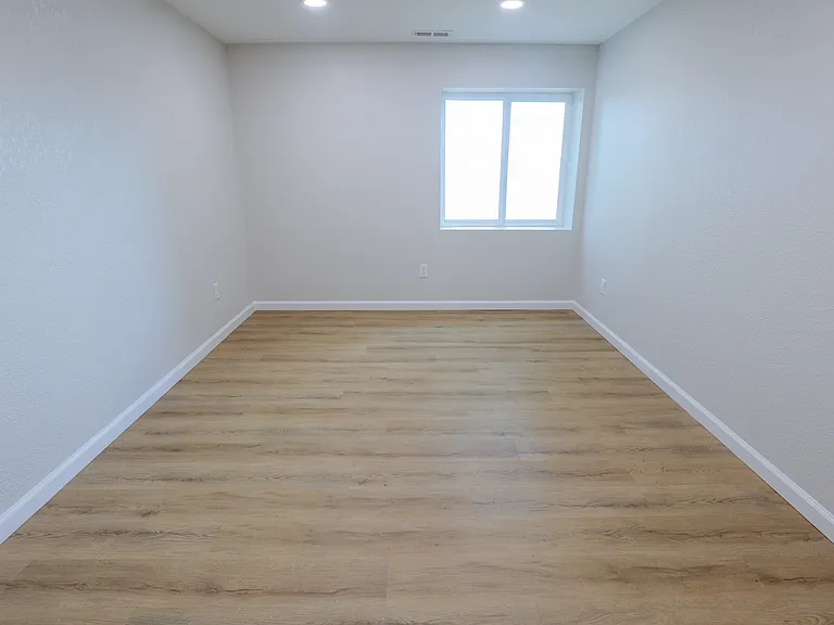 528 N Cogswell Dr — Photo 11