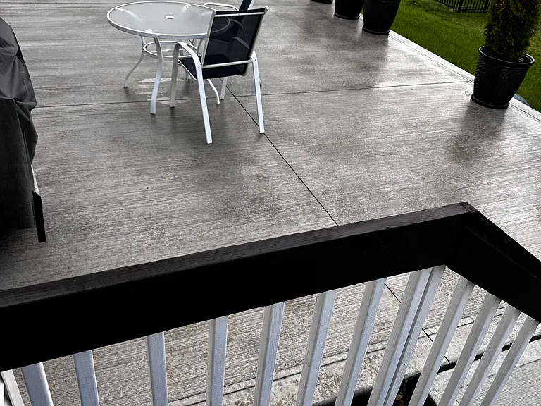 731 Holbrook Dr — Photo 14