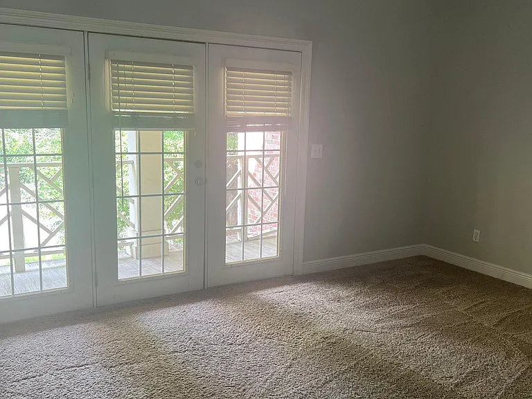 4 Charleston Cir — Photo 10