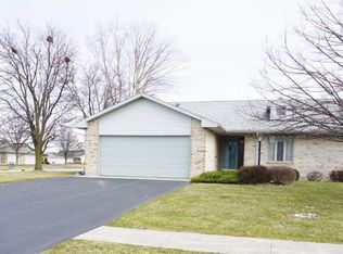 2009 Cobblestone Dr, Findlay, OH 45840