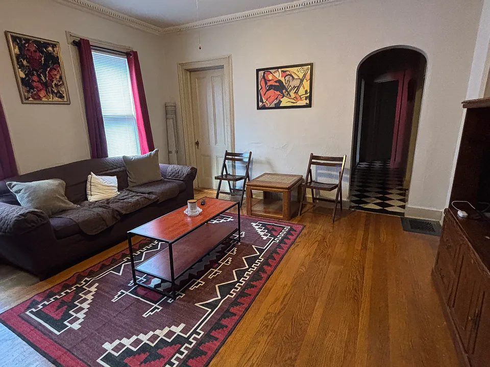 14 Seminary Ave #1