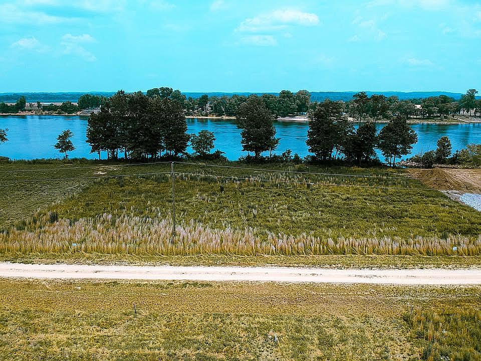1st image of 290 Nash Landing Ln