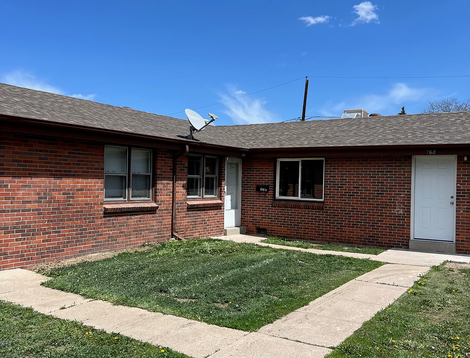 2 bed, 717 sqft, $2,000 — Photo 2