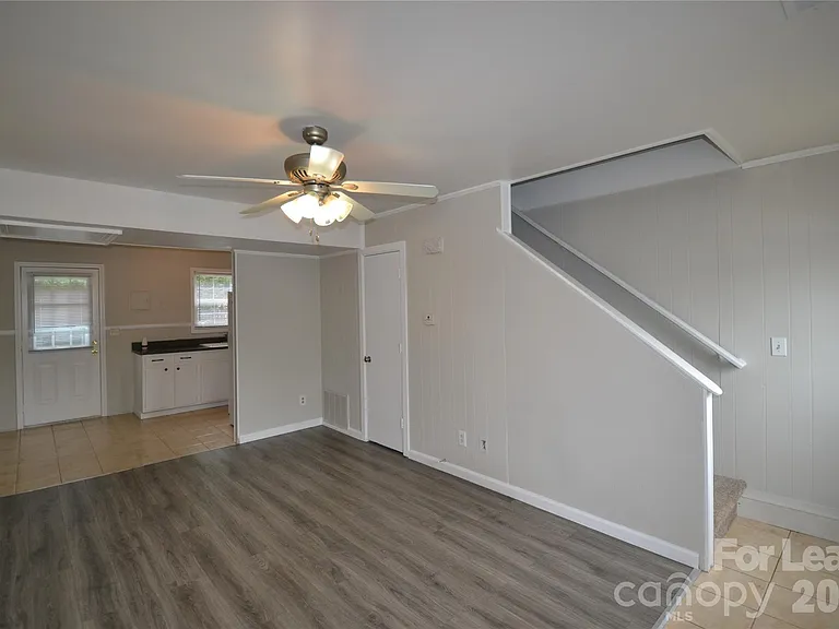 106 Durham Rd — Photo 4