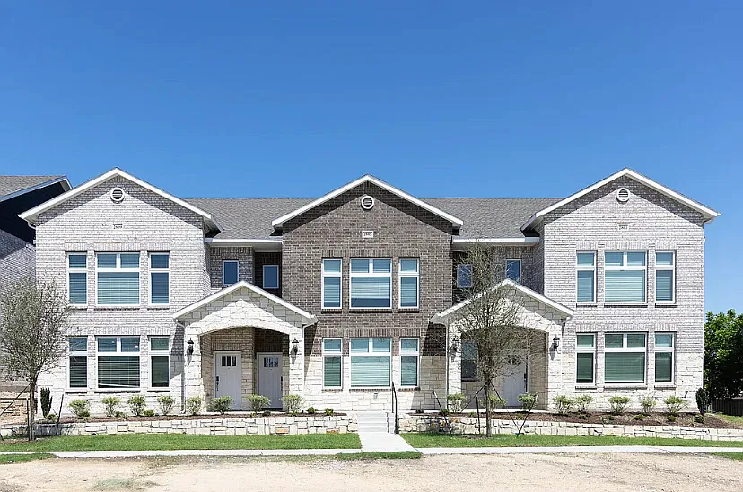 2821 Aiden Ln