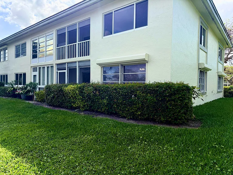 1101 Bahama Bnd #A1 — Photo 25