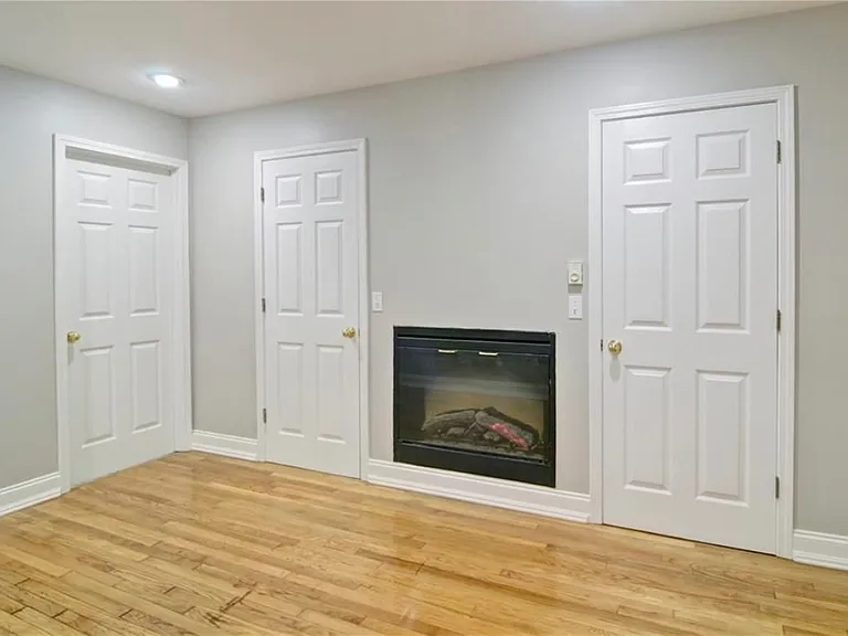 542 Parkstone Ln — Photo 35