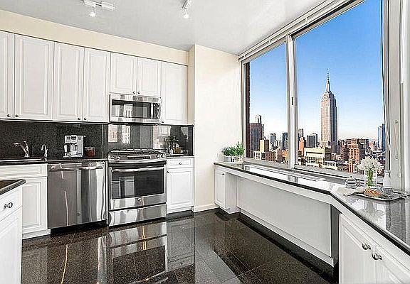 4th image of 240 E 39th St APT 46H
