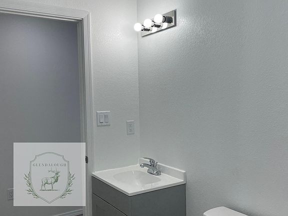 4th image of 2110B Lead Ave SE