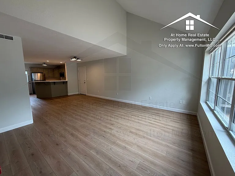 1011 Greystone Ct — Photo 5