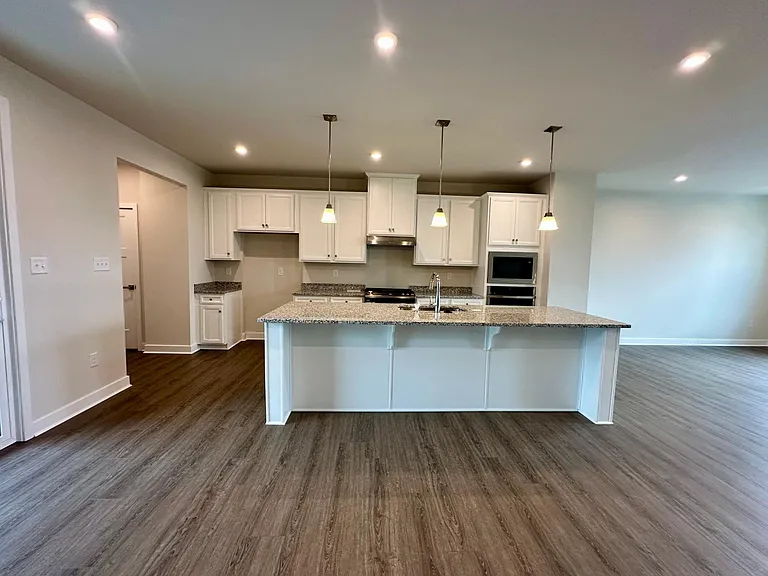 325 E Cochran St — Photo 12