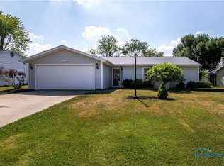 2034 Buckingham Ct, Defiance, OH 43512