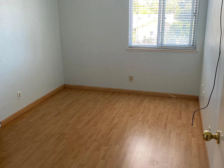 825 Coakley Dr — Photo 9