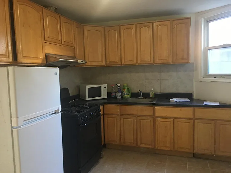 33 Corbin Ave #2 — Photo 3