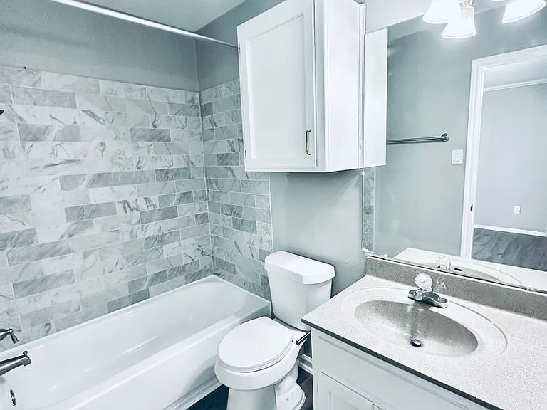 Awesome open Studio Apartments Close to Downtown — Photo 62