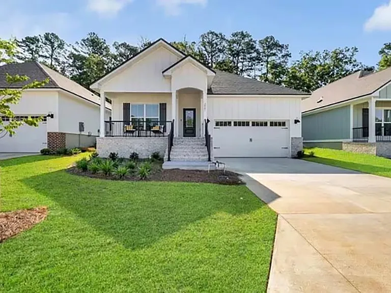 2047 Hansell Hill Dr — Photo 1