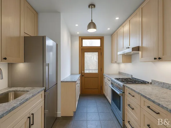 147 Diamond Street image 11 of 21