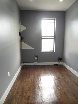 Rented by P Management | media 52