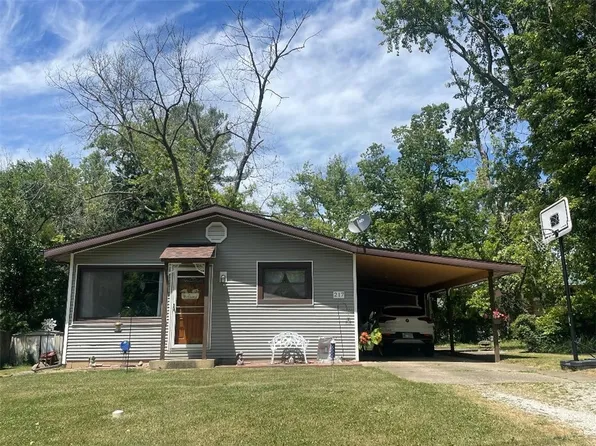 217 W Van Buren Ave, Charleston, IL 61920