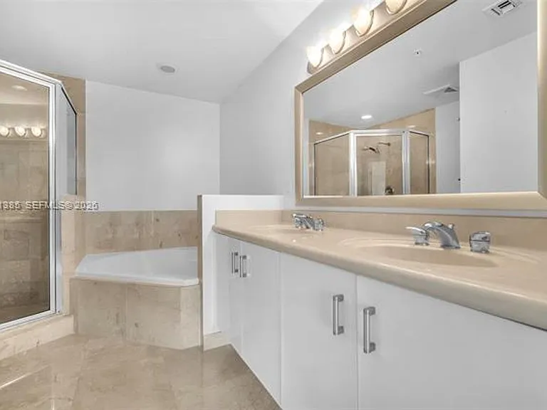 7900 Harbor Island Dr #1101 — Photo 12