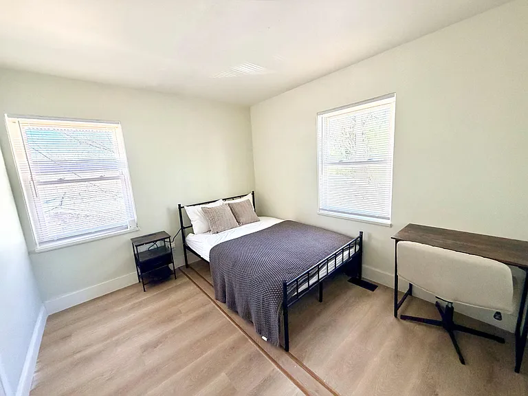 Solar Dr — Photo 1