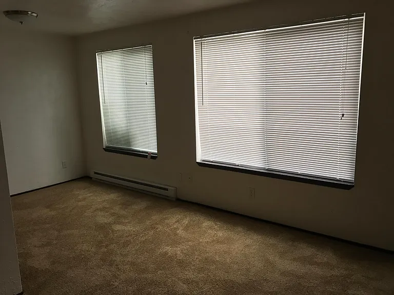Woodland Park Apartments — Photo 18