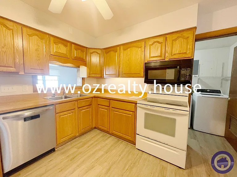 215 E Reed Ave — Photo 10