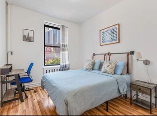 400 W 47th St APT 2B, New York, NY 10036