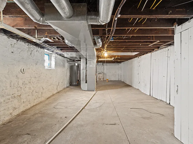 2833 Miami St — Photo 36
