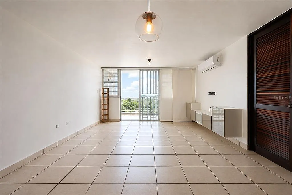 3 bed, 2.5 bath, 1574 sqft, $1,900 — Photo 2