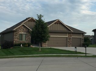 19615 H Cir, Omaha, NE 68135