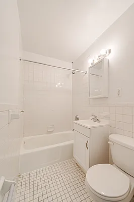 Rented by Oxford Property Group | media 13