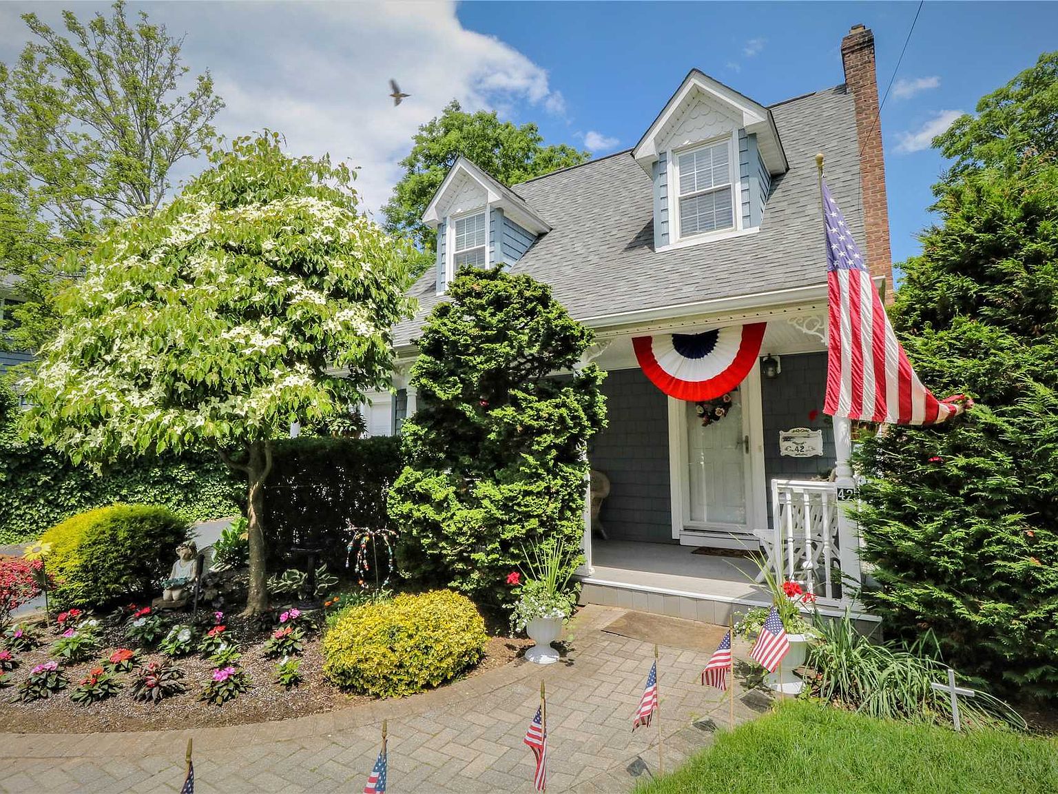 42 Grand Central Ave, Amityville, NY 11701 Zillow