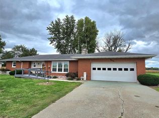 504 E Main St, COFFEEN, IL 62017