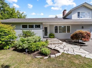 45 Crescent Rd, Oakville, ON L6K1W3