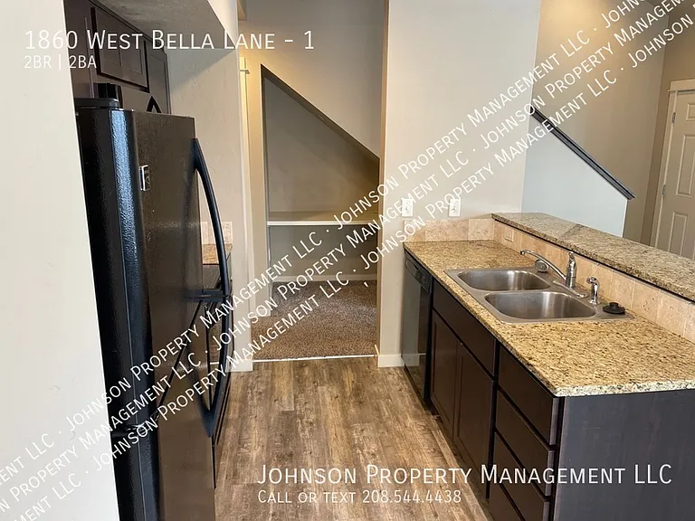 1860 W Bella Ln #1 — Photo 3