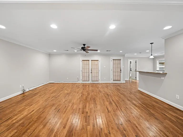 1810 Droxford Dr — Photo 4