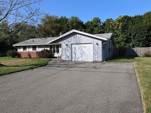 2nd image of 32 Sherwood Ave