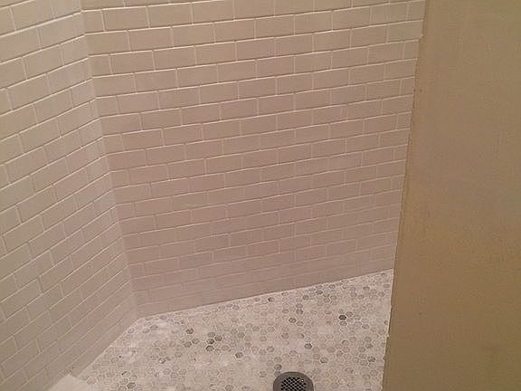 5th image of 2265 W Diversey Ave