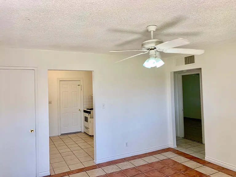 7107 N 53rd Ave — Photo 22