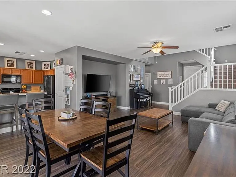 7725 Donner Peak St — Photo 15