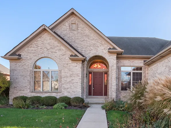 24563 River Crossing Dr, Shorewood, IL 60404