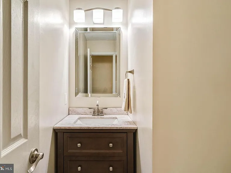 5 Lee Ct — Photo 37